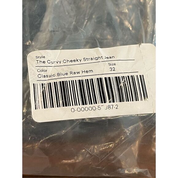 Everlane The Curvy Cheeky Jean - Picture 13 of 14